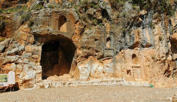 aesarea Philippi sacred niches tb032905208 Caesarea Philippi (Banias)—From the god Pan to the God Man