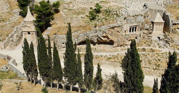 illar of Absalom and Tomb of Zechariah in Kidron Valley tb051908152 The Kidron Valley— Your Burial Can Point to Your Faith